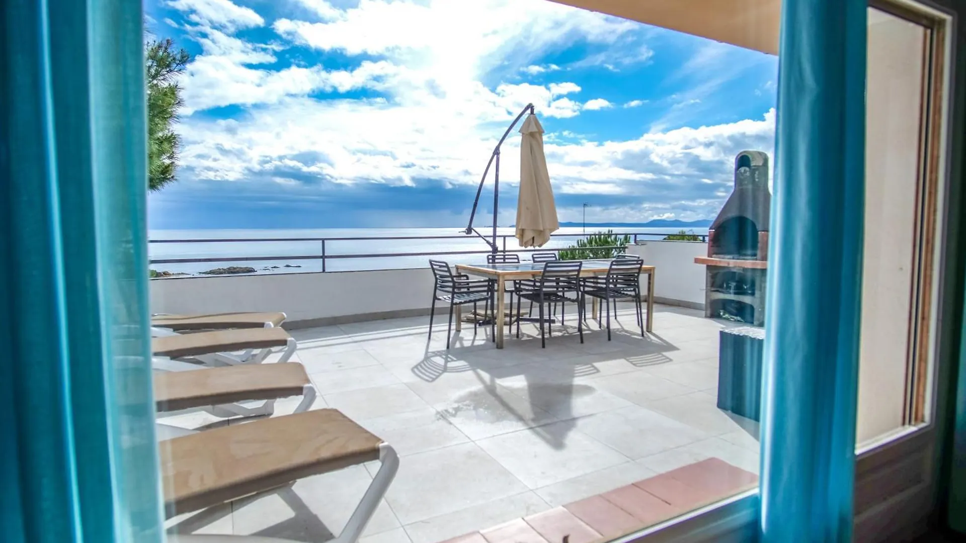 Casdanna Beachfront Roses - Canyelles Petites Apartment
