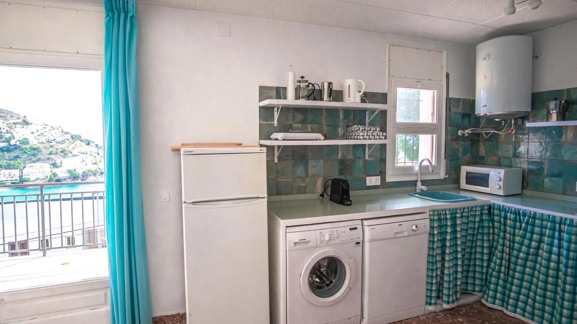 Casdanna Beachfront Roses - Canyelles Petites Apartment 0*,  Spain